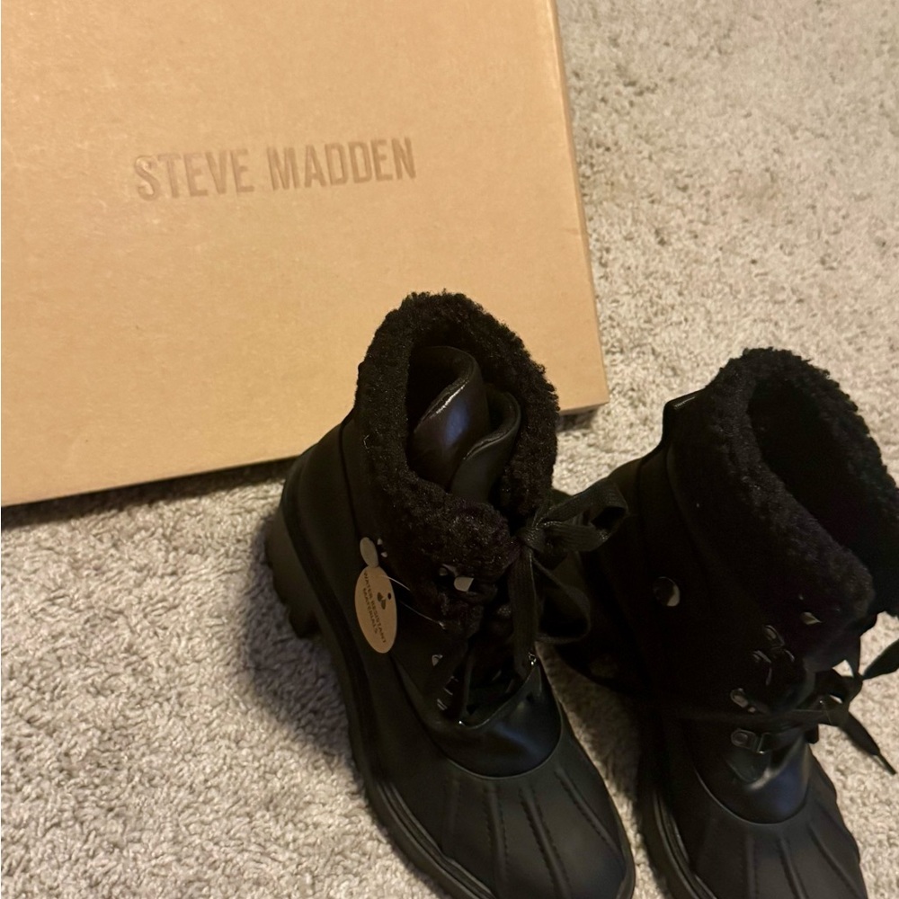 New, Never Worn, Steve Madden Black Women's Boots Sz8 - Picture 2 of 5